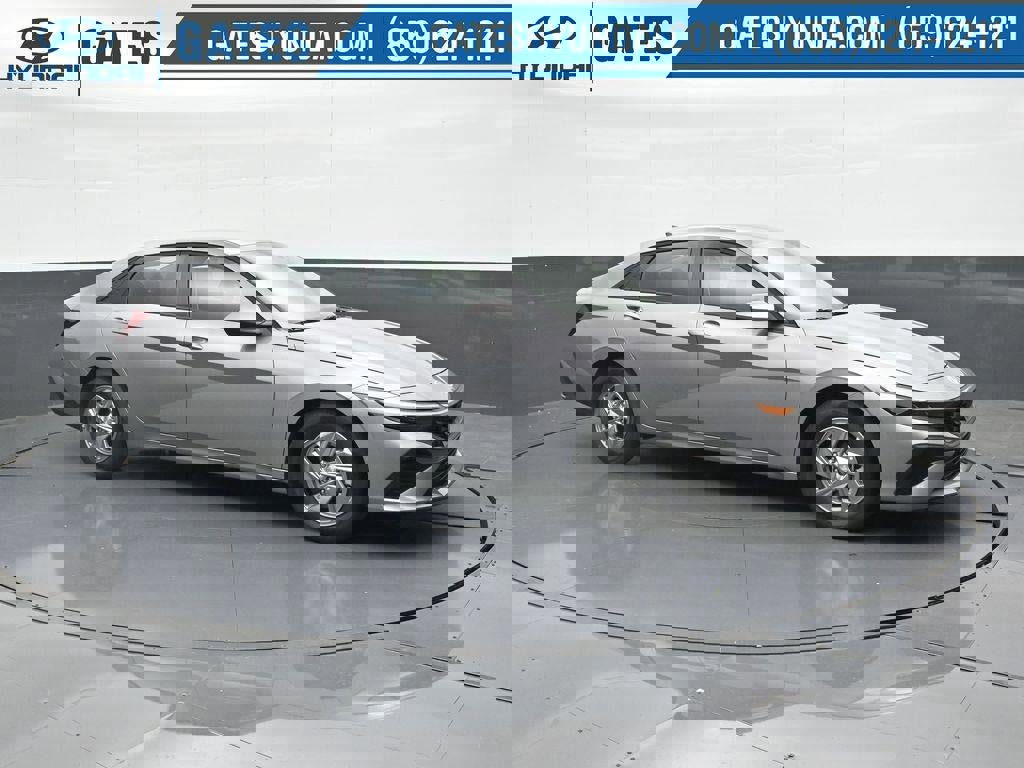 New 2025 Hyundai Elantra SE