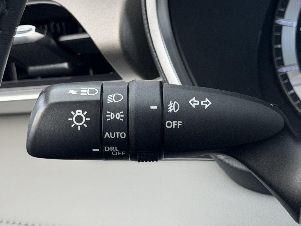 Used 2022 Toyota Highlander XLE FWD image 22