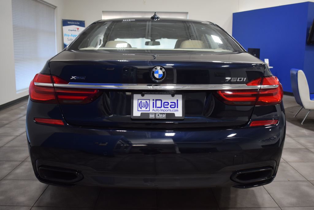 Used 2017 BMW 750i xDrive image 3