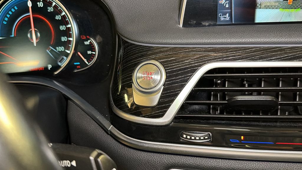 Used 2017 BMW 740e xDrive image 29