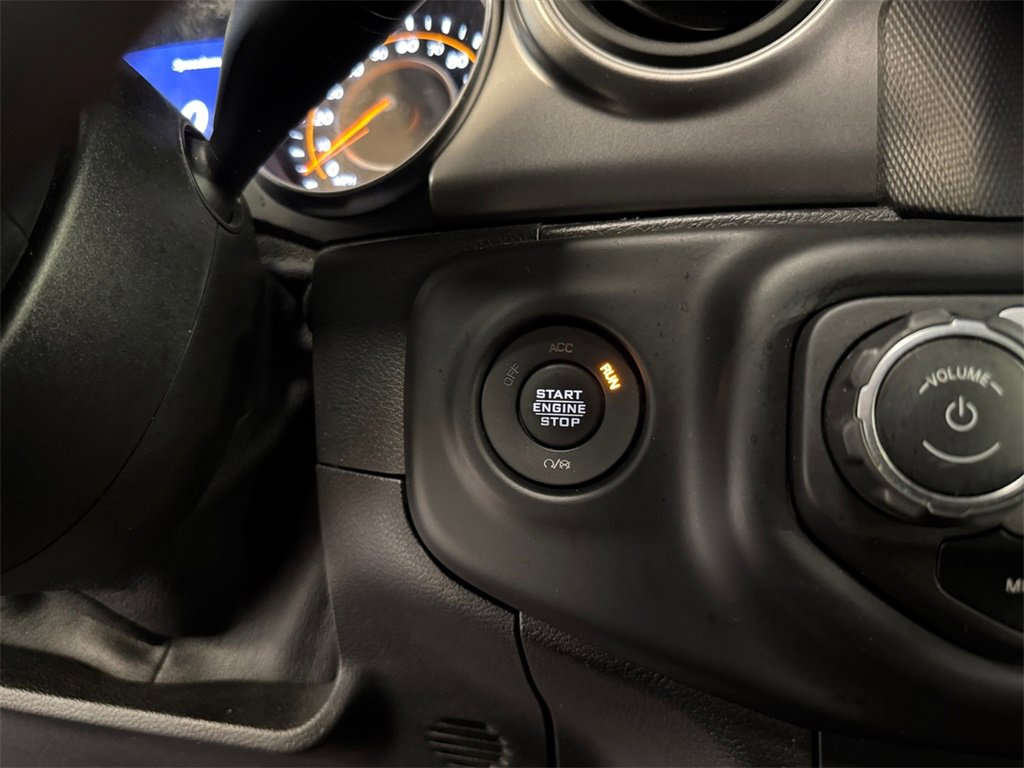 Used 2021 Jeep Gladiator Sport image 29