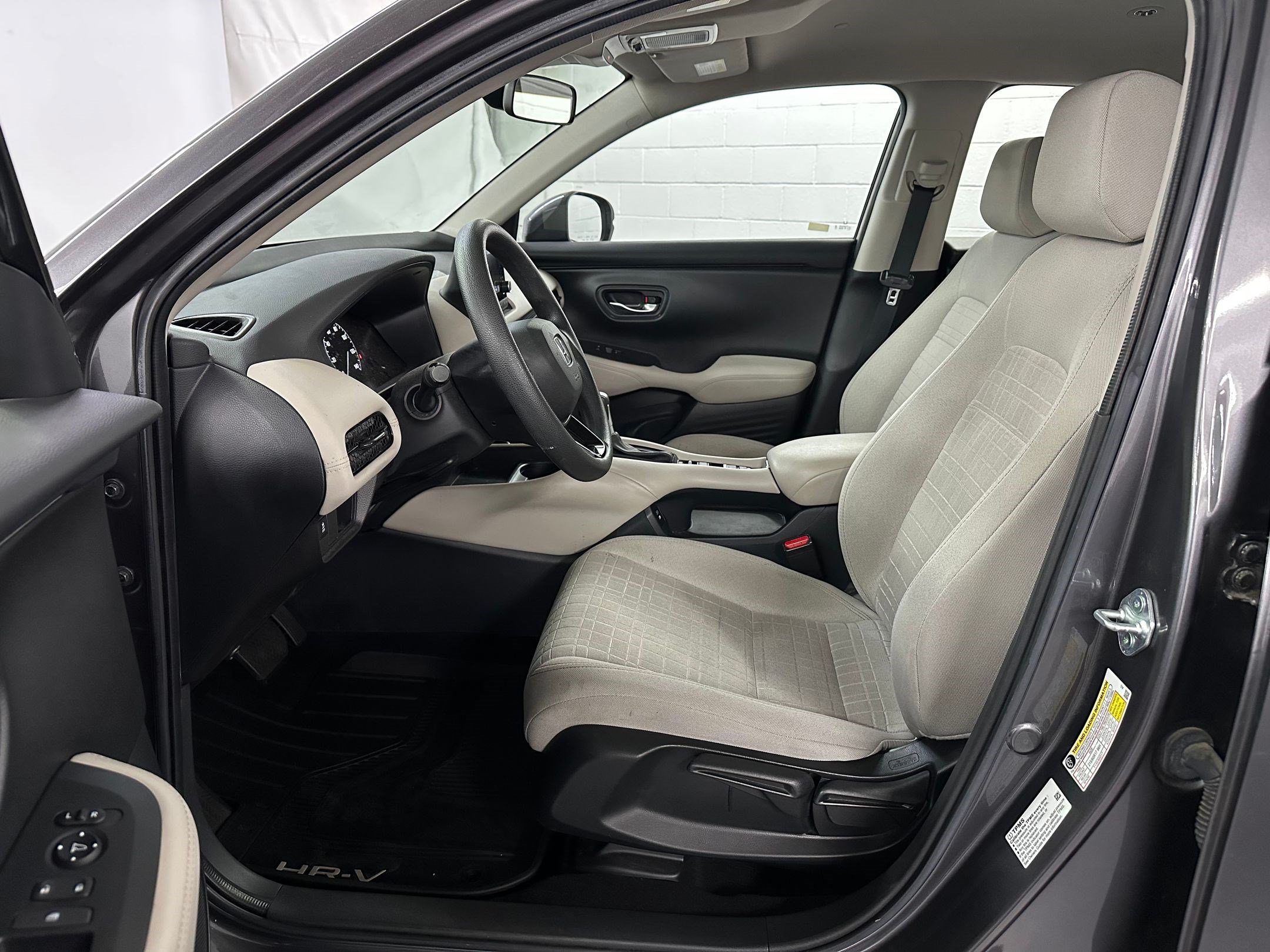 Certified 2024 Honda HR-V LX image 5