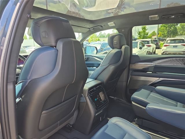 Used 2025 Cadillac Escalade IQ Luxury 2 w/ LPO, Premium Carpet Package AWD/4WD image 17