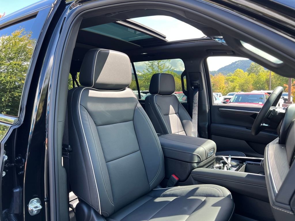 New 2026 Chevrolet Suburban Premier w/ Sun And Tow Package image 20
