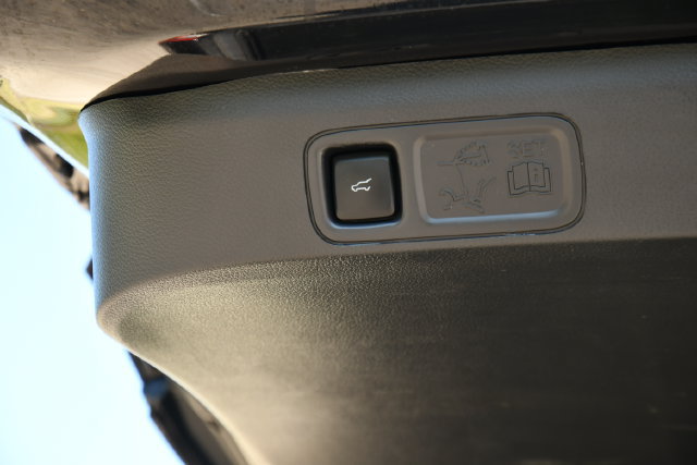 Used 2023 Ford Expedition Limited AWD/4WD image 32