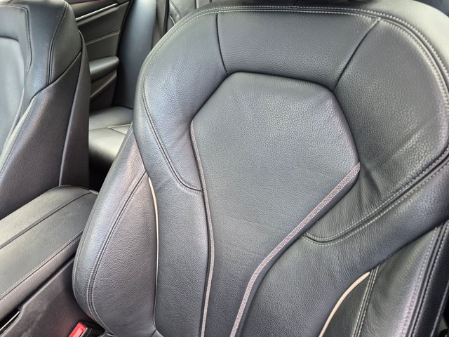 Used 2022 BMW 530i w/ M Sport Package RWD image 14