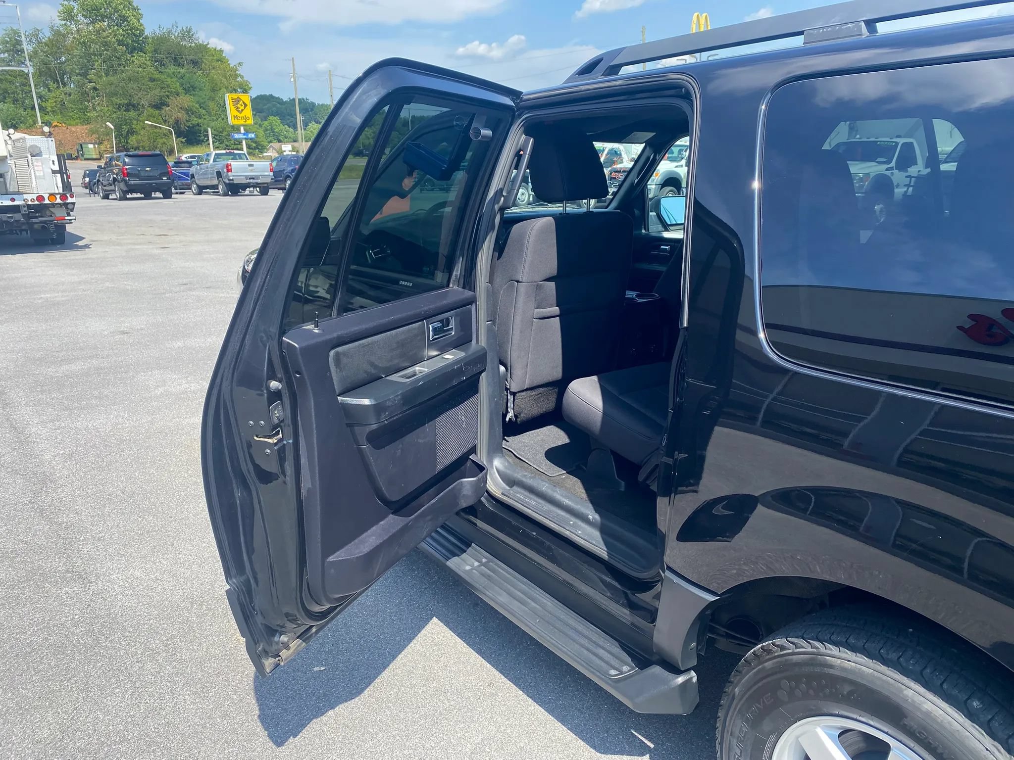 Used 2017 Ford Expedition EL XL w/ Equipment Group 101A AWD/4WD image 24