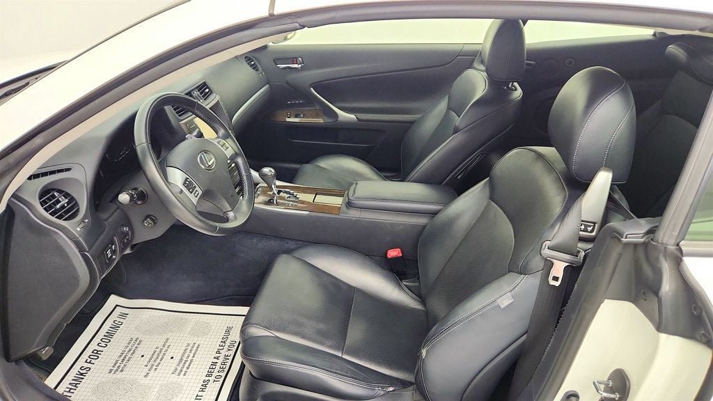 Used 2013 Lexus IS 250C w/ Luxury Pkg RWD image 21