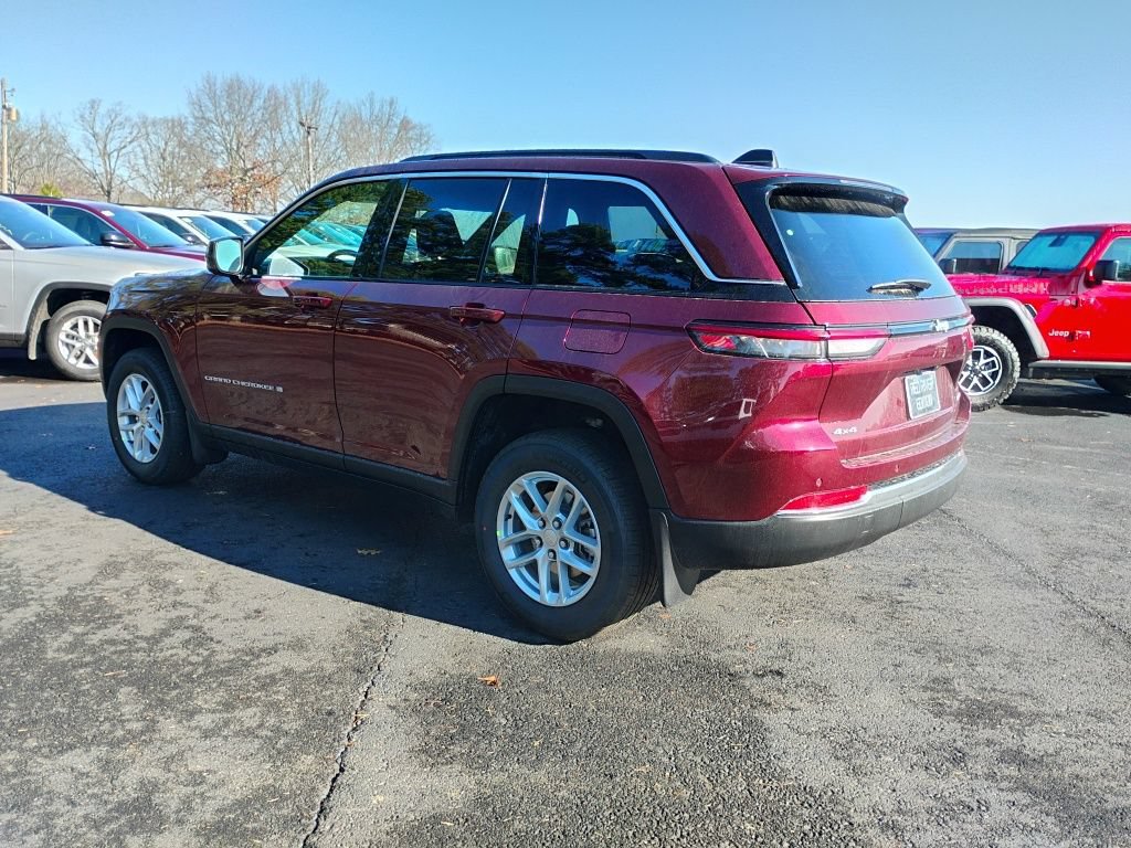 New 2026 Jeep Grand Cherokee Laredo w/ Trailer Tow Package AWD/4WD image 7