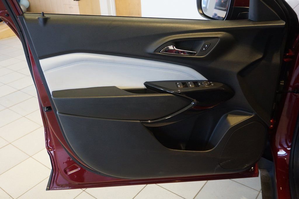 Certified 2025 Chevrolet Trax LT w/ LT Convenience Package image 22