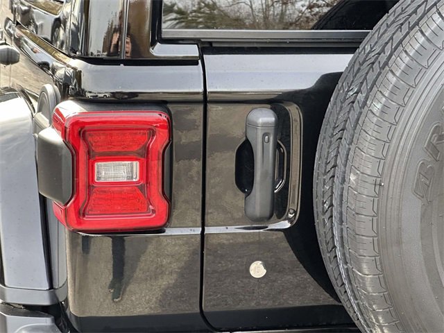 Certified 2020 Jeep Wrangler Unlimited Sahara image 11