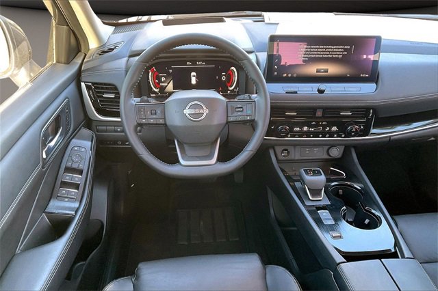 Certified 2025 Nissan Rogue SL w/ SL Premium Package image 5