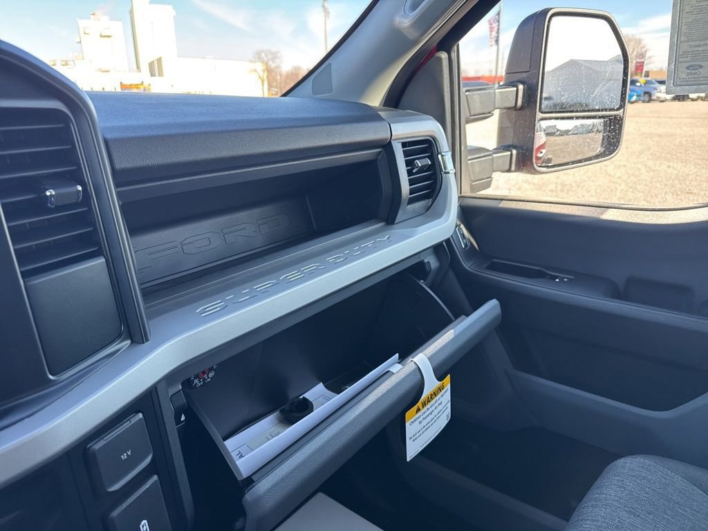 New 2026 Ford F350 XL w/ XL Chrome Package image 32
