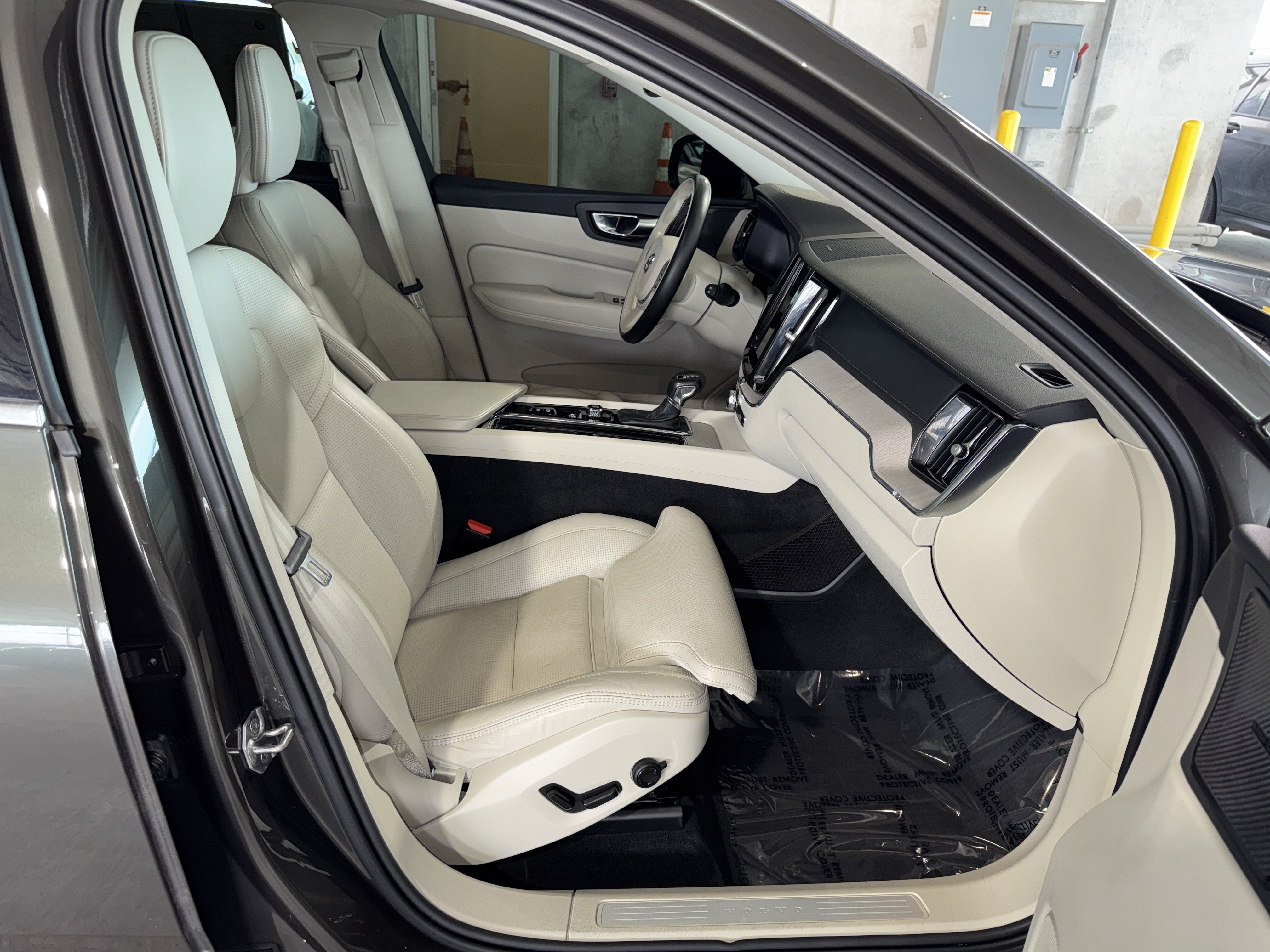 Used 2021 Volvo XC60 T5 Inscription AWD/4WD image 9