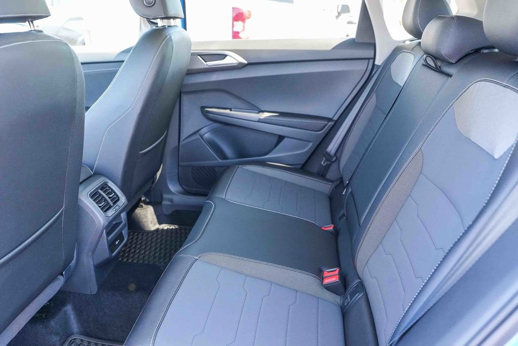 Used 2025 Volkswagen Taos SE image 21
