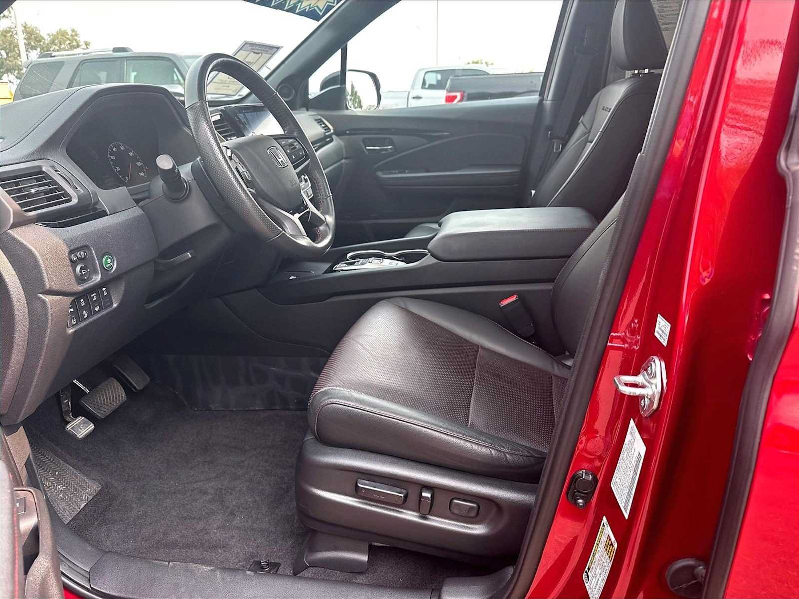 Used 2025 Honda Ridgeline Black Edition image 27