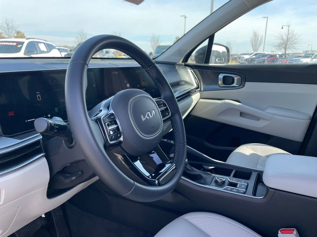 New 2025 Kia Sorento S image 10