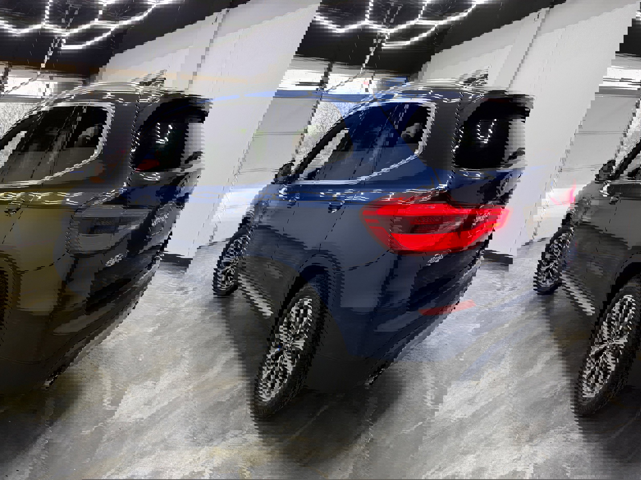 Used 2018 BMW X3 xDrive30i image 3