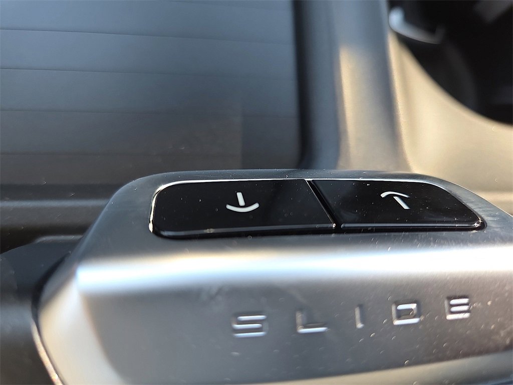 New 2025 Ford Expedition Active image 17