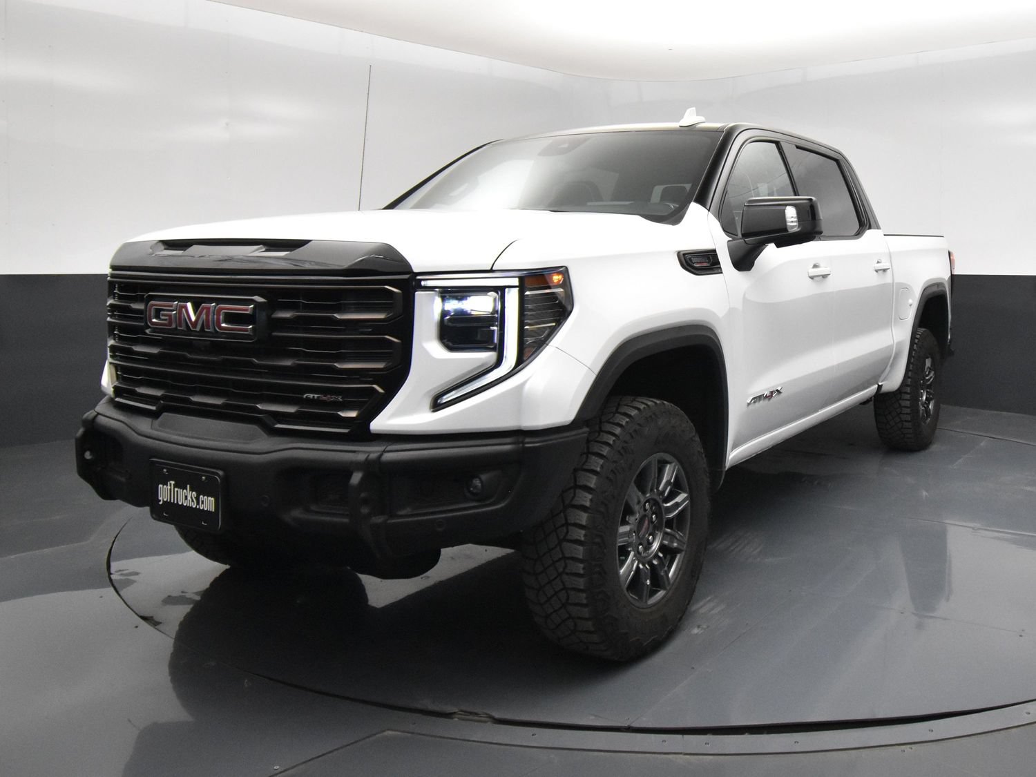 Used 2024 GMC Sierra 1500 AT4X AWD/4WD image 2
