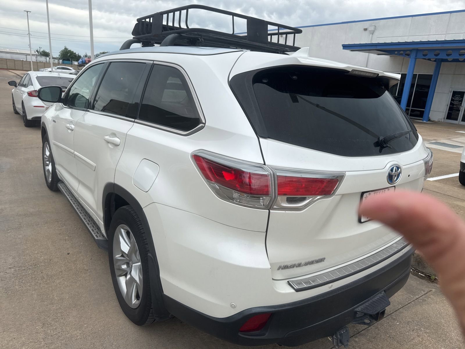 Used 2015 Toyota Highlander Limited Platinum AWD/4WD image 3