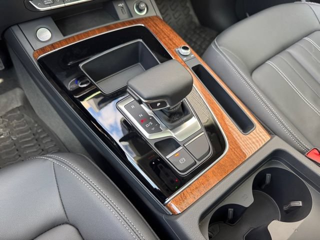 Certified 2025 Audi Q5 Premium w/ Convenience Plus Package AWD/4WD image 17