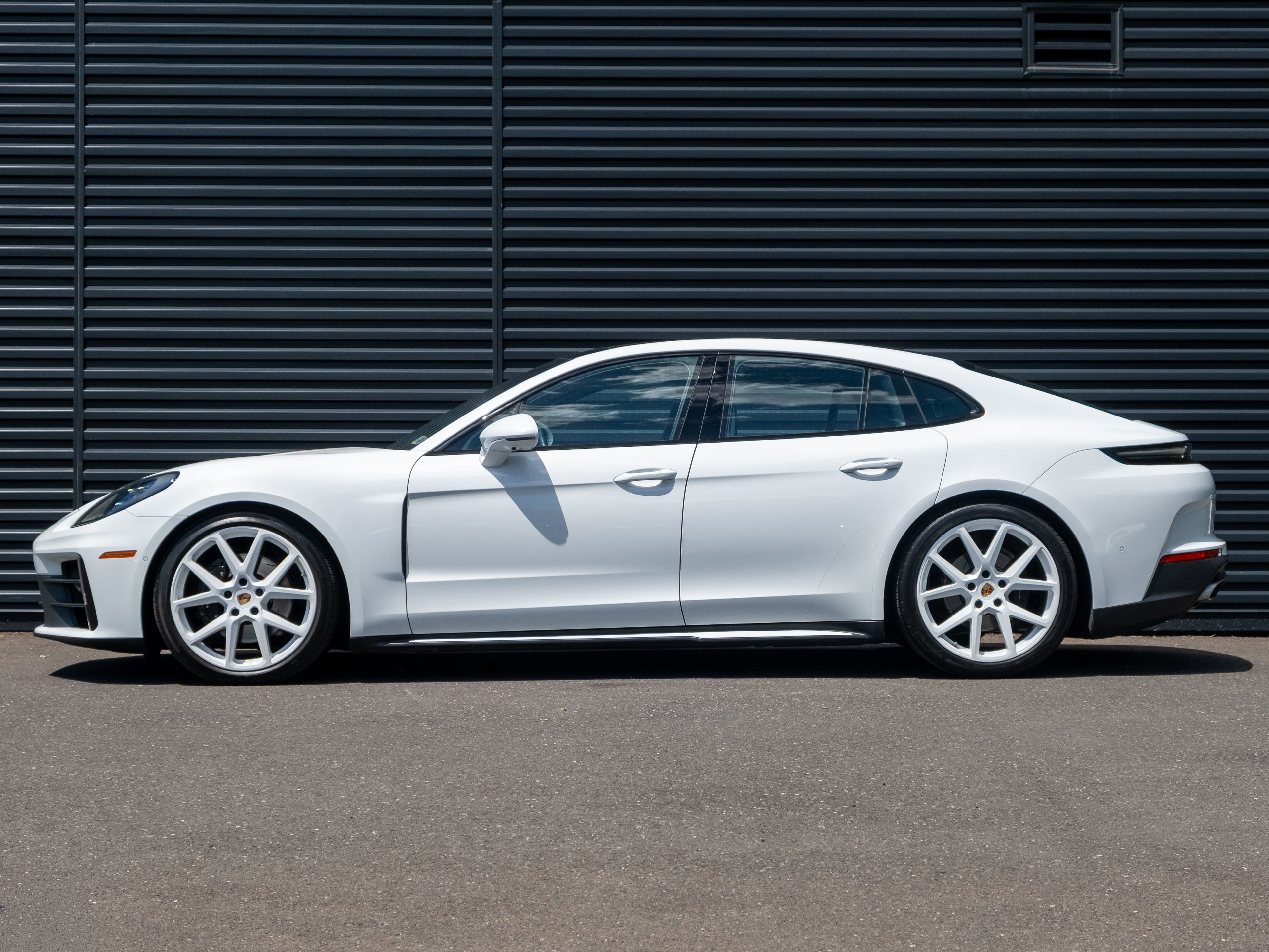 Certified 2024 Porsche Panamera 4 AWD/4WD image 2