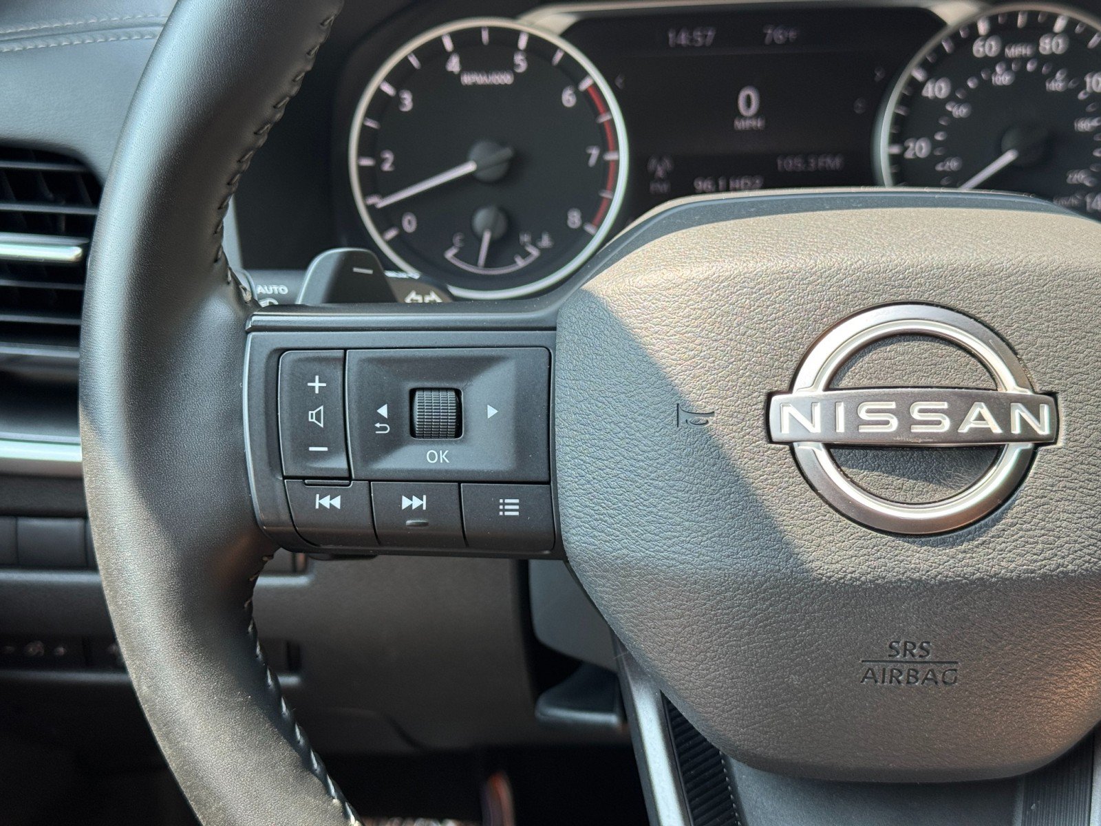 Used 2025 Nissan Rogue SV FWD image 19