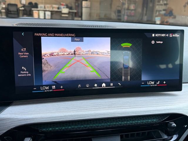 Used 2025 BMW 330i Sedan image 11