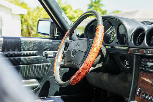 Used 1987 Mercedes-Benz 560 SL image 34