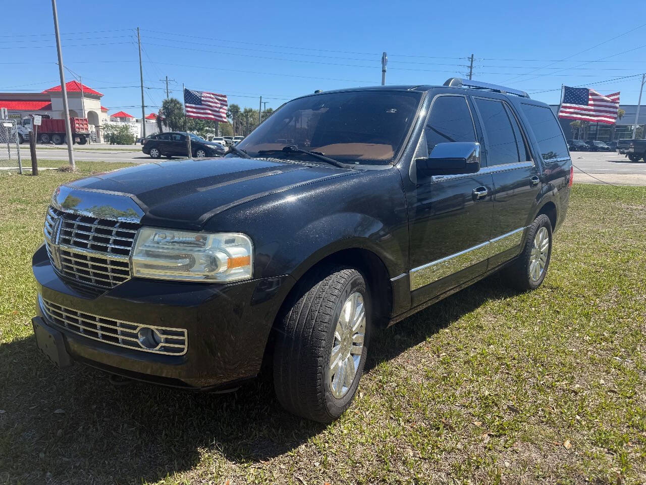 Used 2012 Lincoln Navigator Base 4x2 4dr SUV image 1