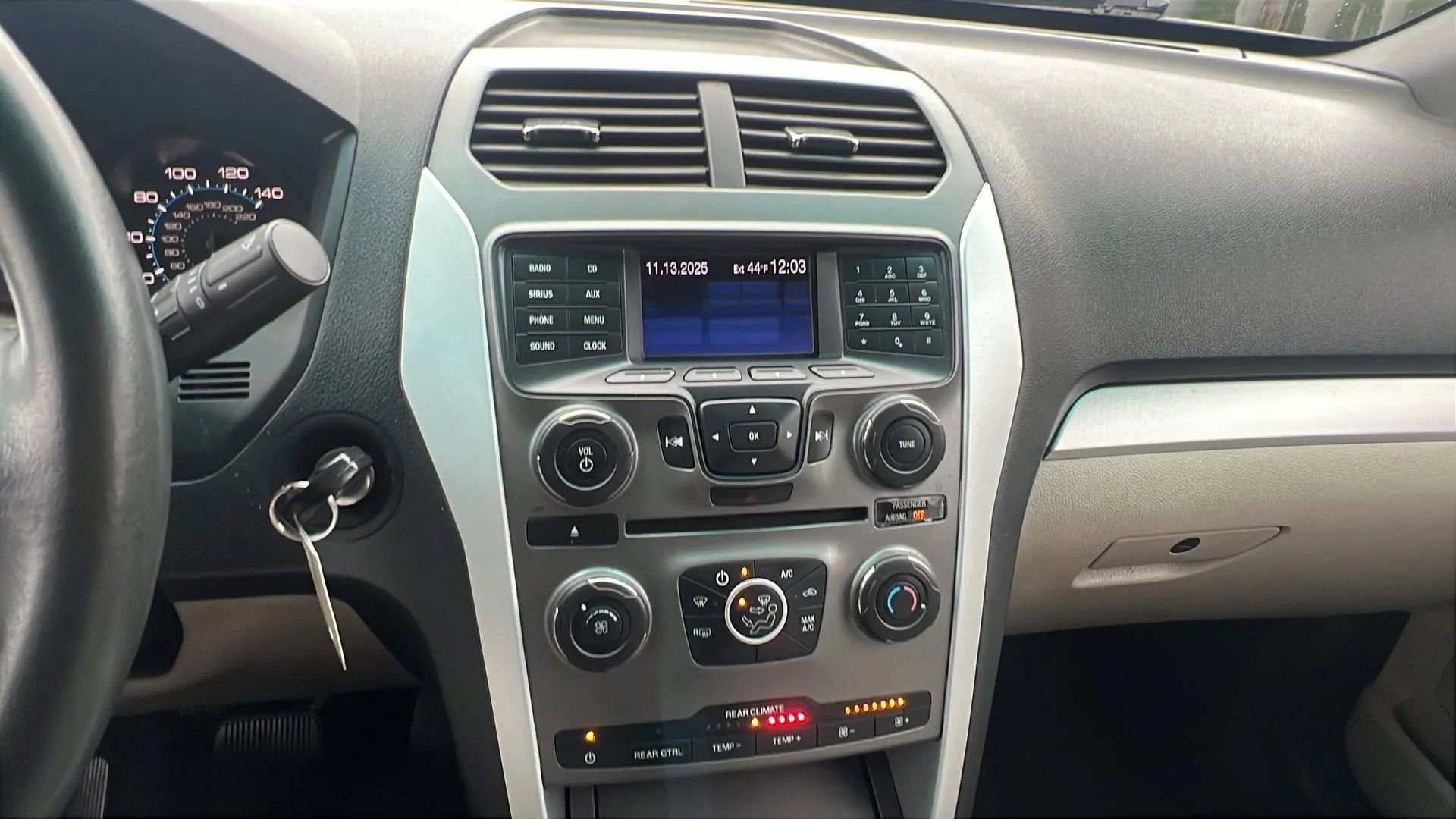 Used 2014 Ford Explorer XLT image 18