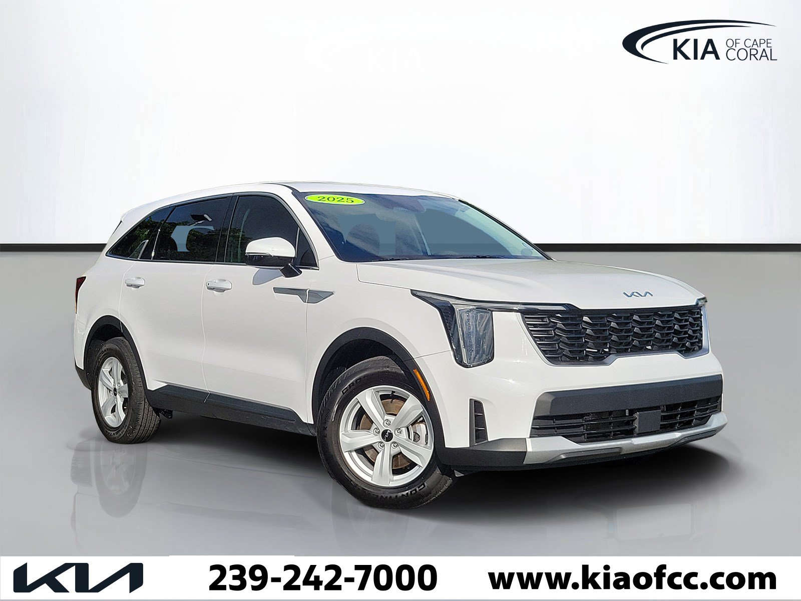 Used 2025 Kia Sorento LX FWD image 1