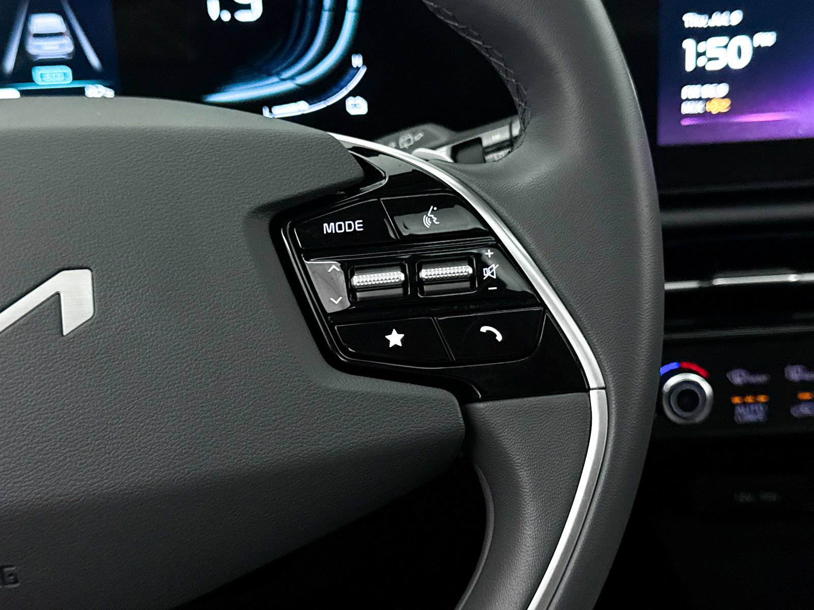 Certified 2025 Kia Niro EX Touring FWD image 36