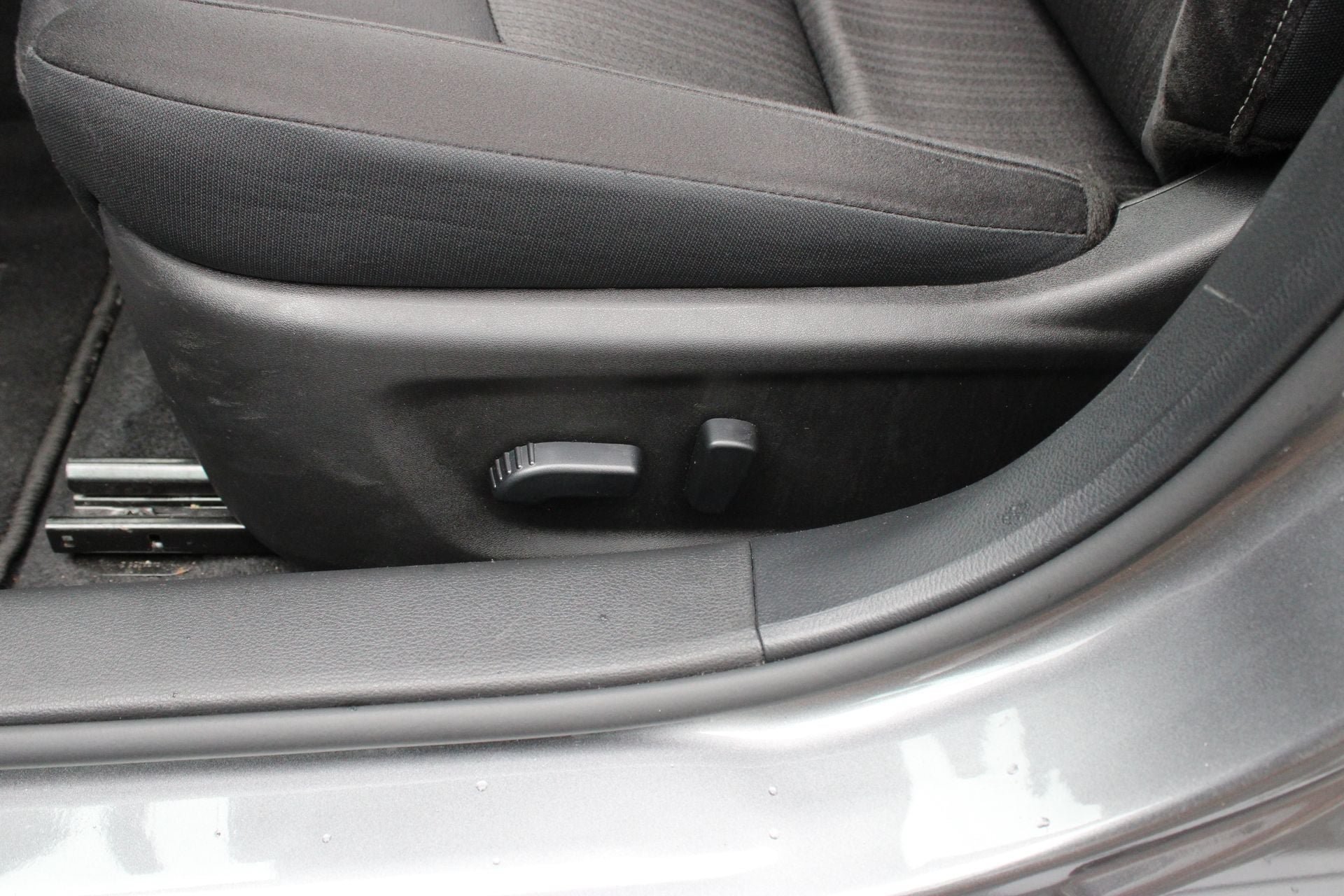 Used 2025 Nissan Altima 2.5 SV FWD image 12