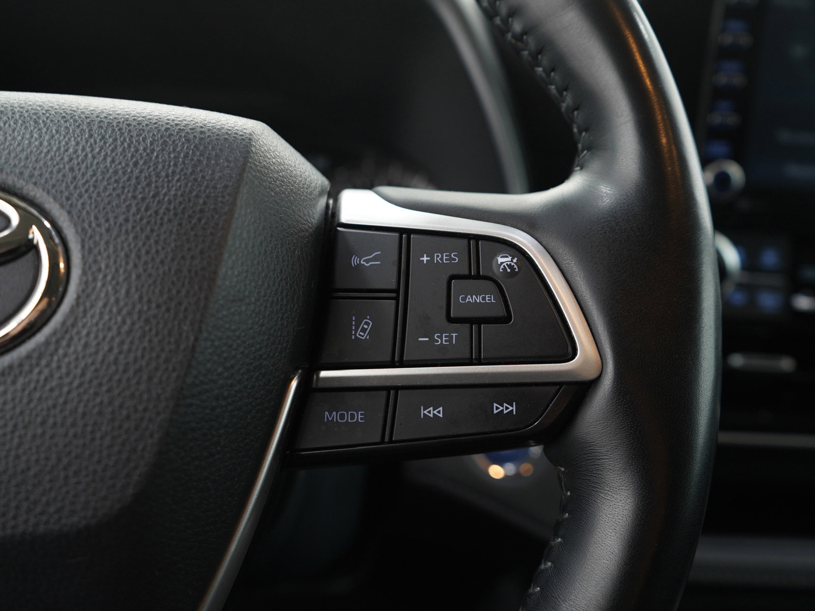 Used 2022 Toyota Highlander XLE image 31