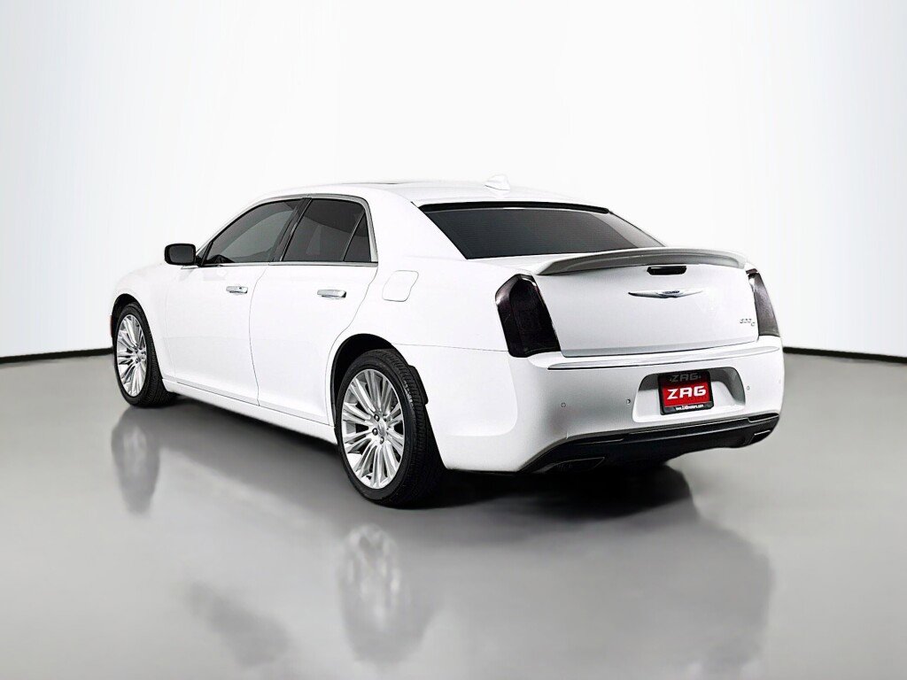 Used 2018 Chrysler 300 C w/ Safetytec Plus Group image 3