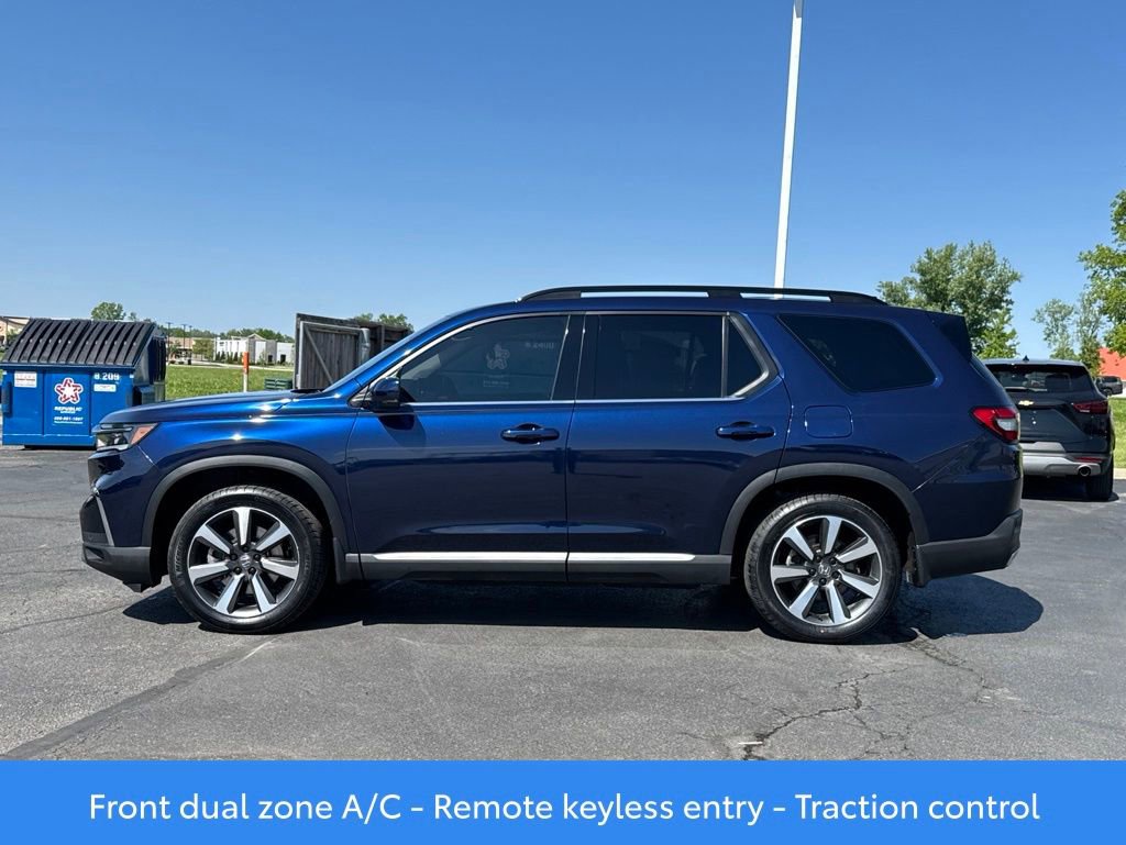 Used 2025 Honda Pilot Touring image 3