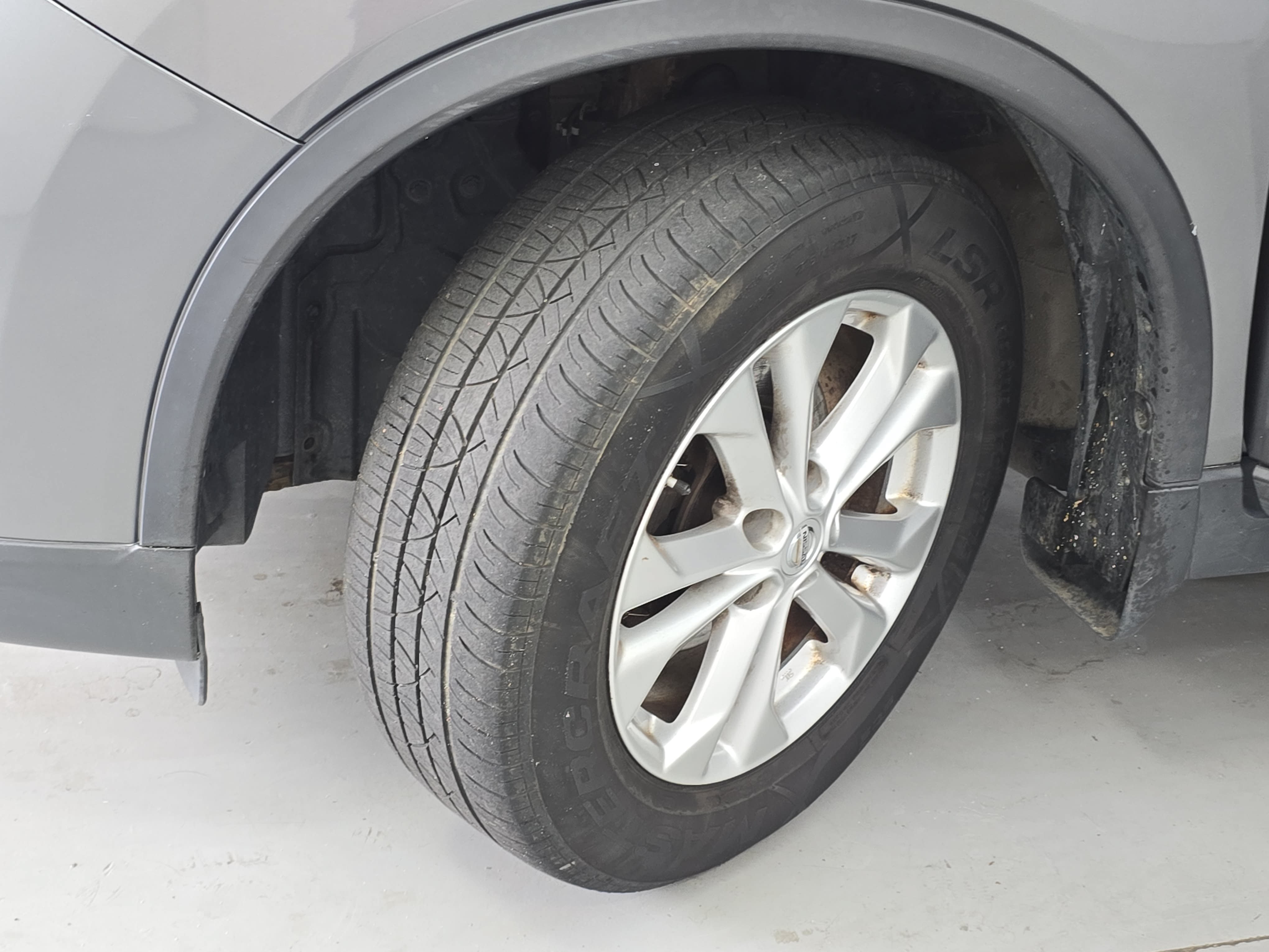 Used 2014 Nissan Rogue SV AWD/4WD image 30