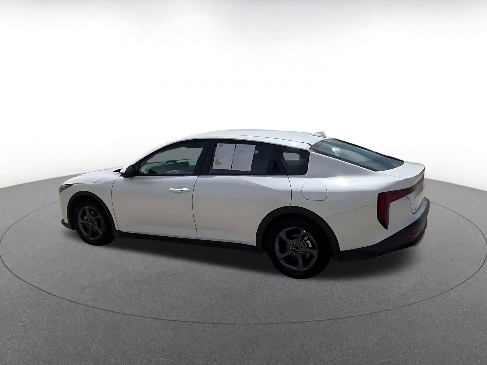 Used 2025 Kia K4 FWD image 9
