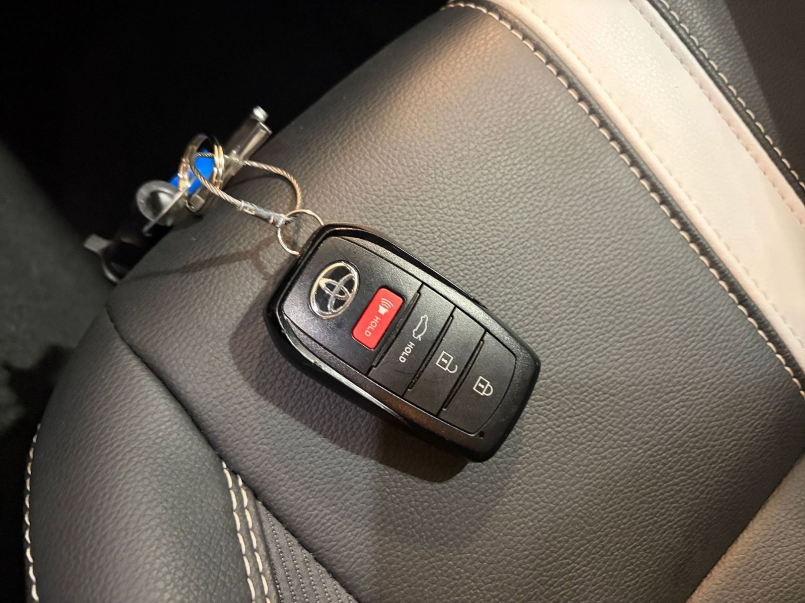 Used 2025 Toyota Camry SE image 23