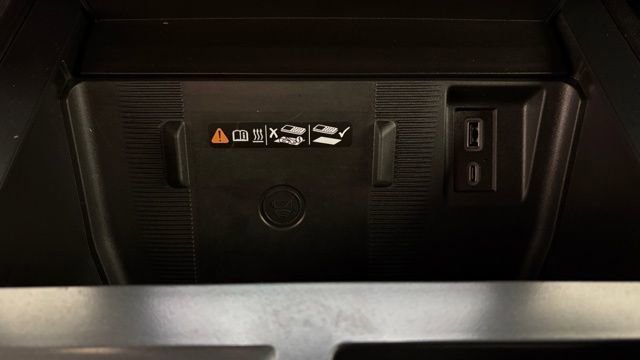 Used 2025 GMC Hummer EV 2X image 38