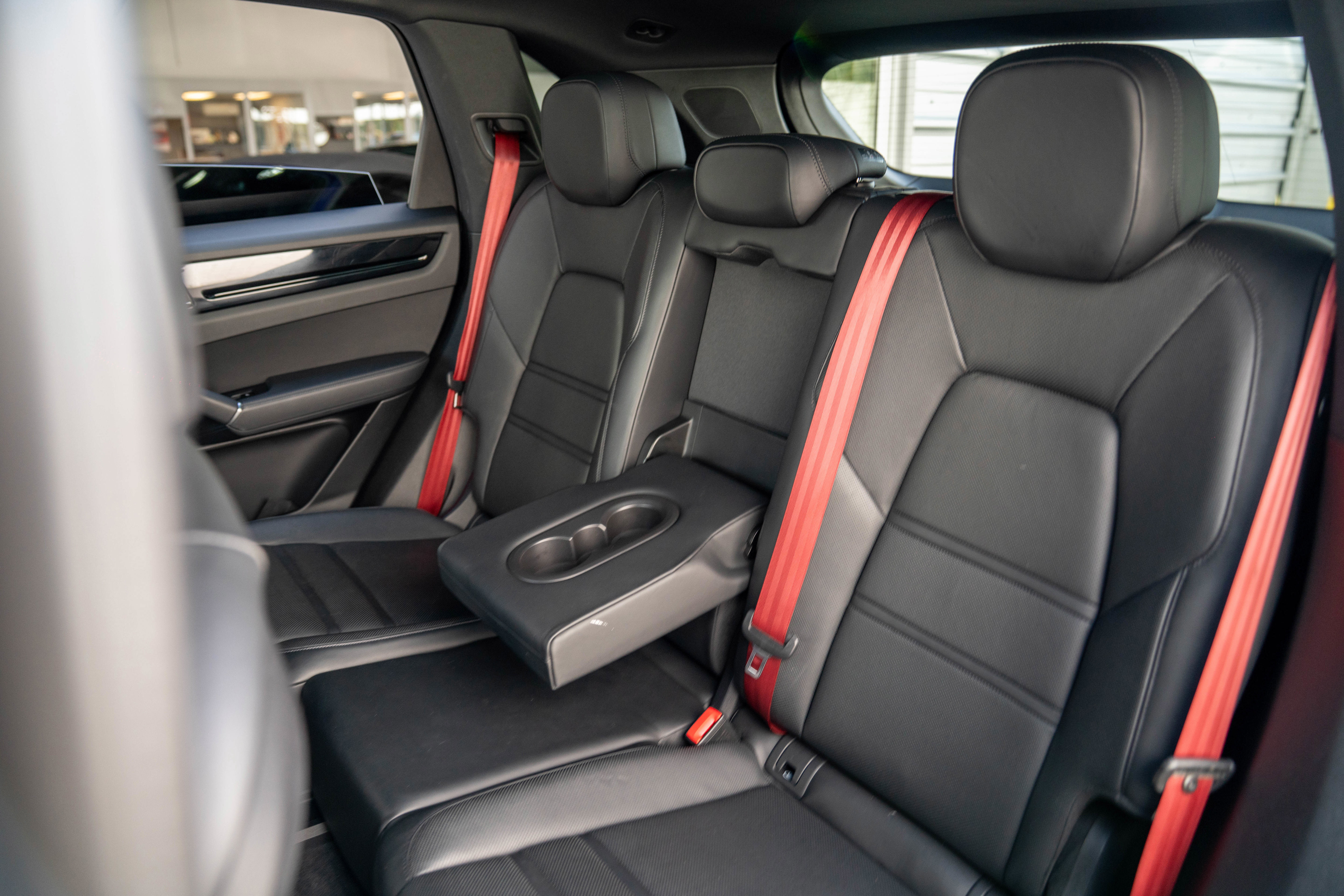 Used 2022 Porsche Cayenne AWD/4WD image 29