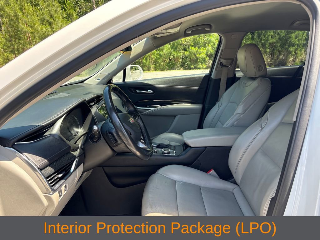 Used 2020 Cadillac XT4 Premium Luxury w/ Cold Weather Package FWD image 4
