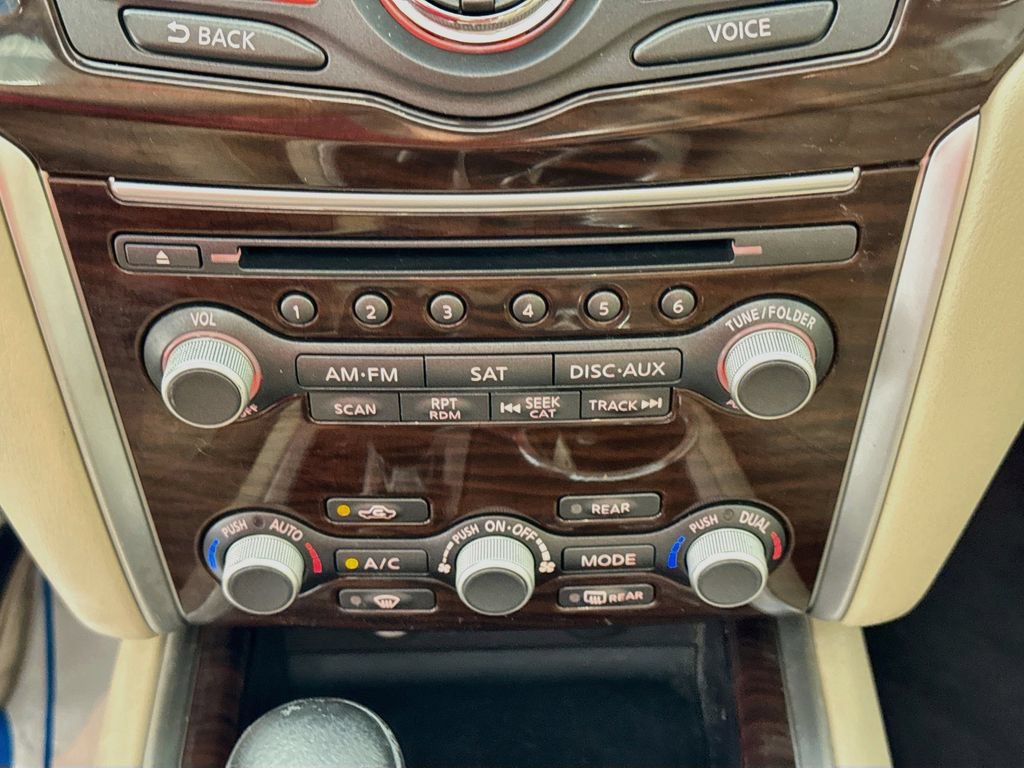 Used 2016 Nissan Pathfinder Platinum w/ Family Entertainment Package FWD image 20