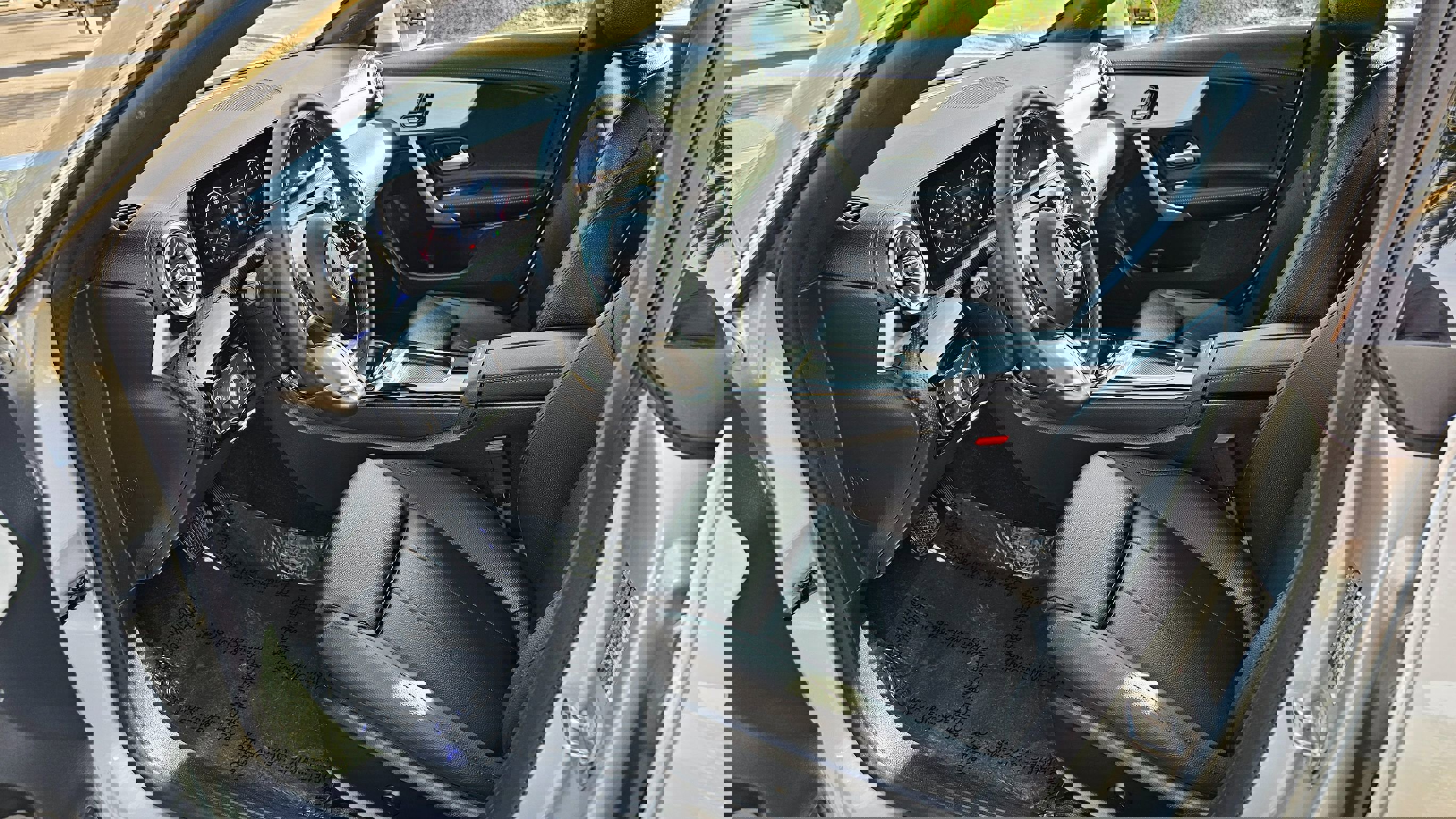 Used 2025 Mercedes-Benz CLA 250 4MATIC image 13