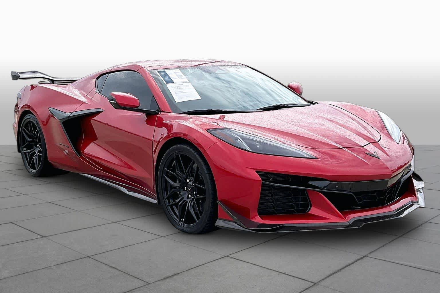 Used 2025 Chevrolet Corvette Z06 RWD image 3