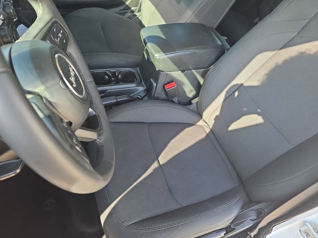 Used 2023 Jeep Wrangler Sport S image 16