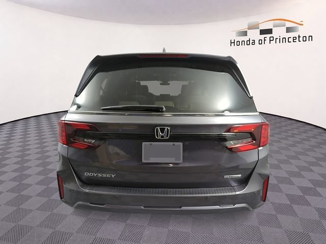 New 2026 Honda Odyssey Touring image 3