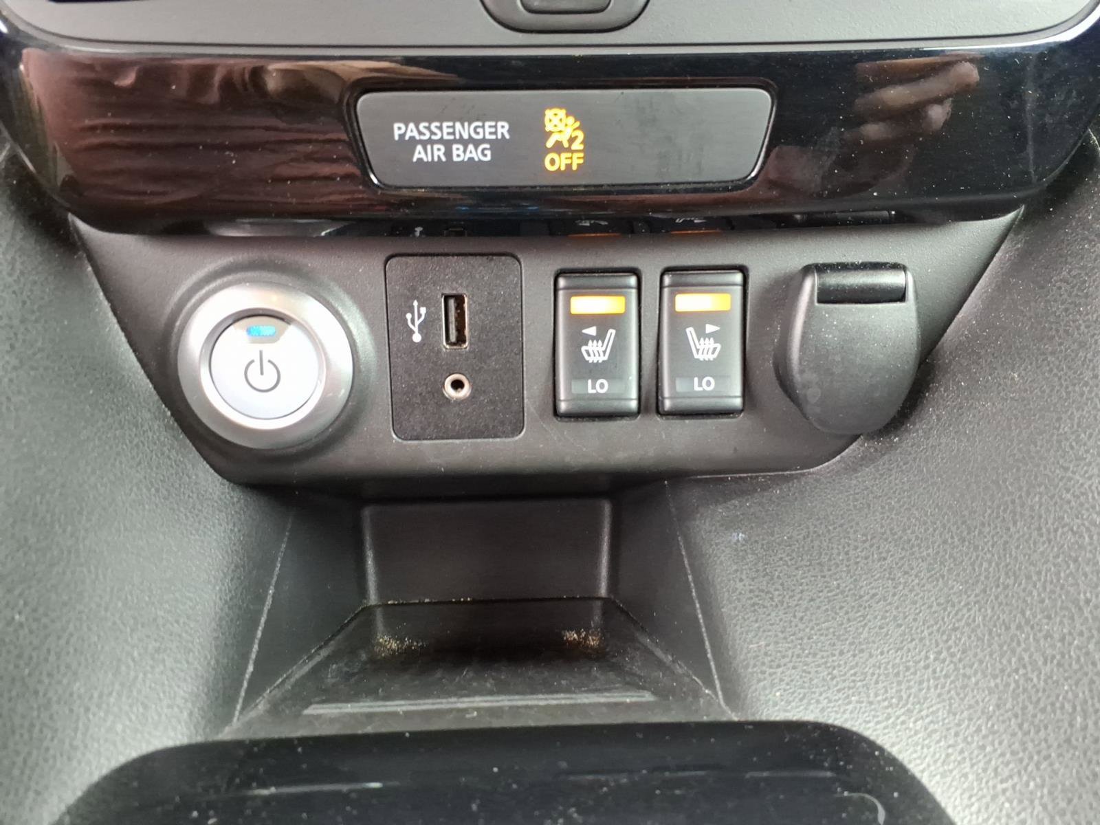 Used 2019 Nissan Leaf SV w/ SV Technology Package image 11